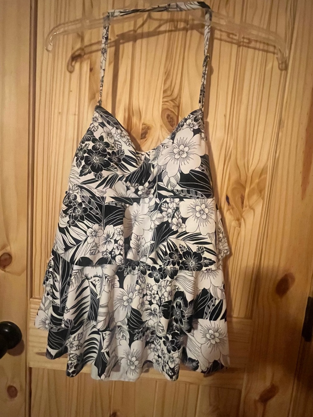 Island Escape Black & White Floral Tiered Camisole